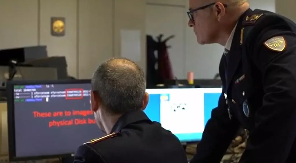 Pedopornografia online con “manuale” pedofilo, 15 indagati e 4 arresti Pedopornografia online con “manuale” pedofilo, 15 indagati e 4 arresti