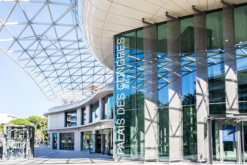 Ad Antibes l’autunno cambia ritmo: scienza, amore, jazz e libri conquistano il Palais des Congrès