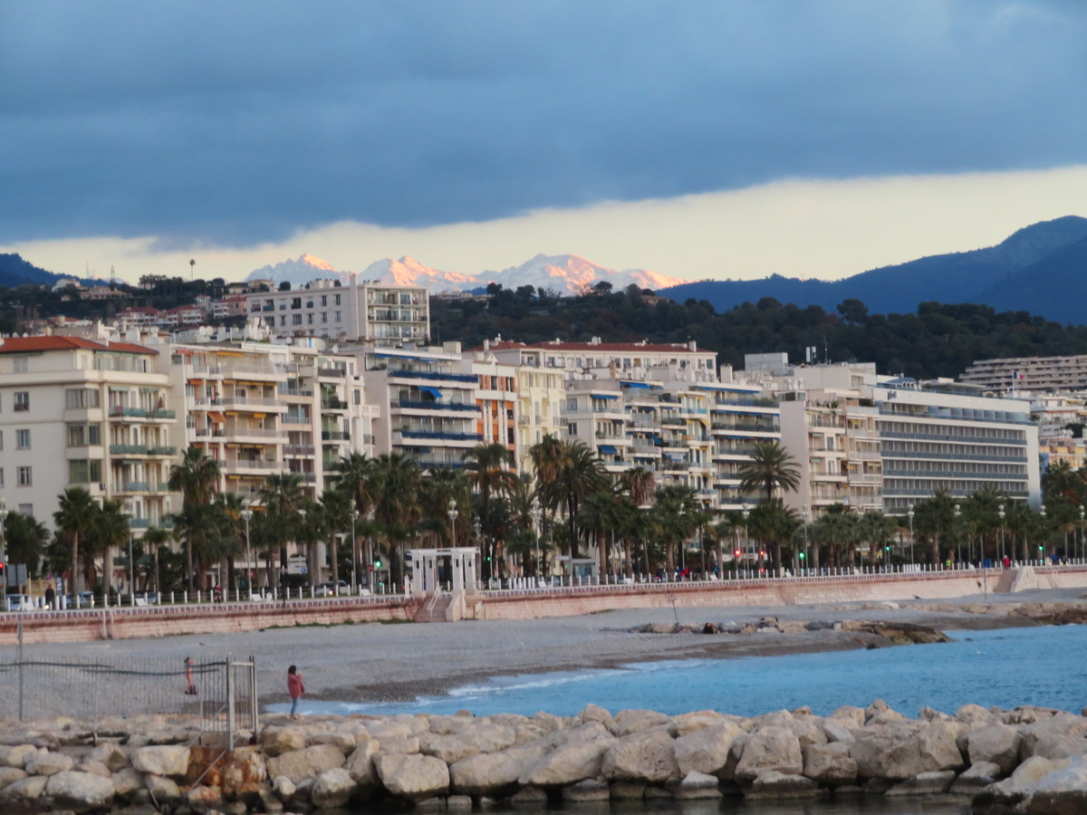 Nizza, 43 candidati per un appartamento: la crisi degli affitti supera Parigi