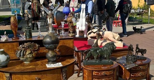 Tanti oggetti, tante curiosità: i marché à la brocante in Costa Azzurra Tanti oggetti, tante curiosità: i marché à la brocante in Costa Azzurra