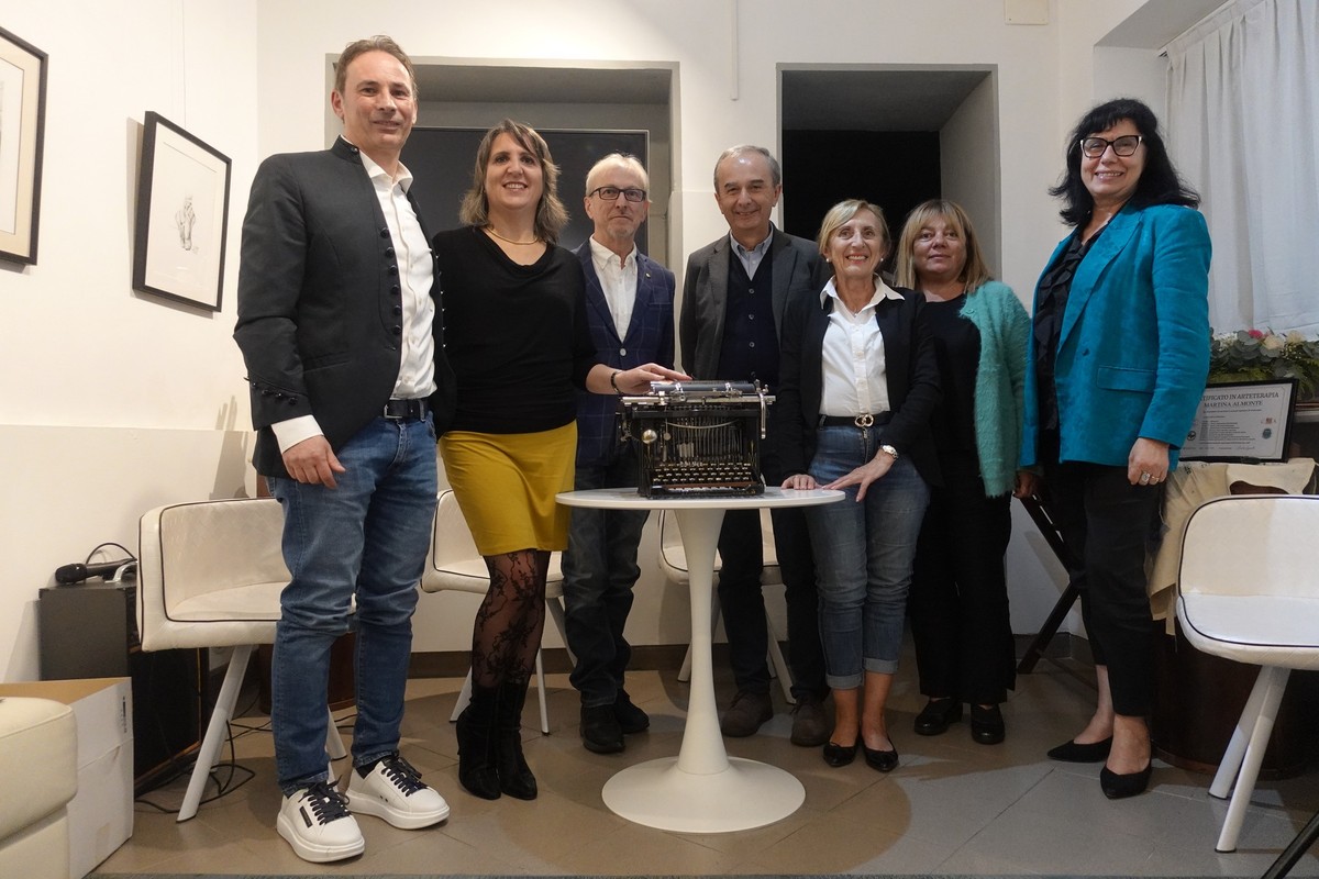 Il 23 giugno è la Giornata mondiale della macchina da scrivere, ce lo ricorda il Caffè letterario