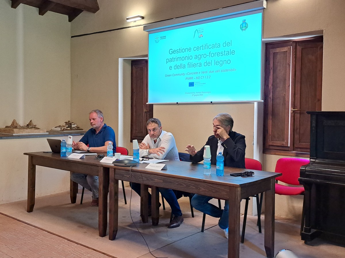 Il Parco delle Api liguri sostiene le comunità green, Alessandri: "Estendiamo i nostri servizi di tutela del patrimonio agro-forestale" (foto)