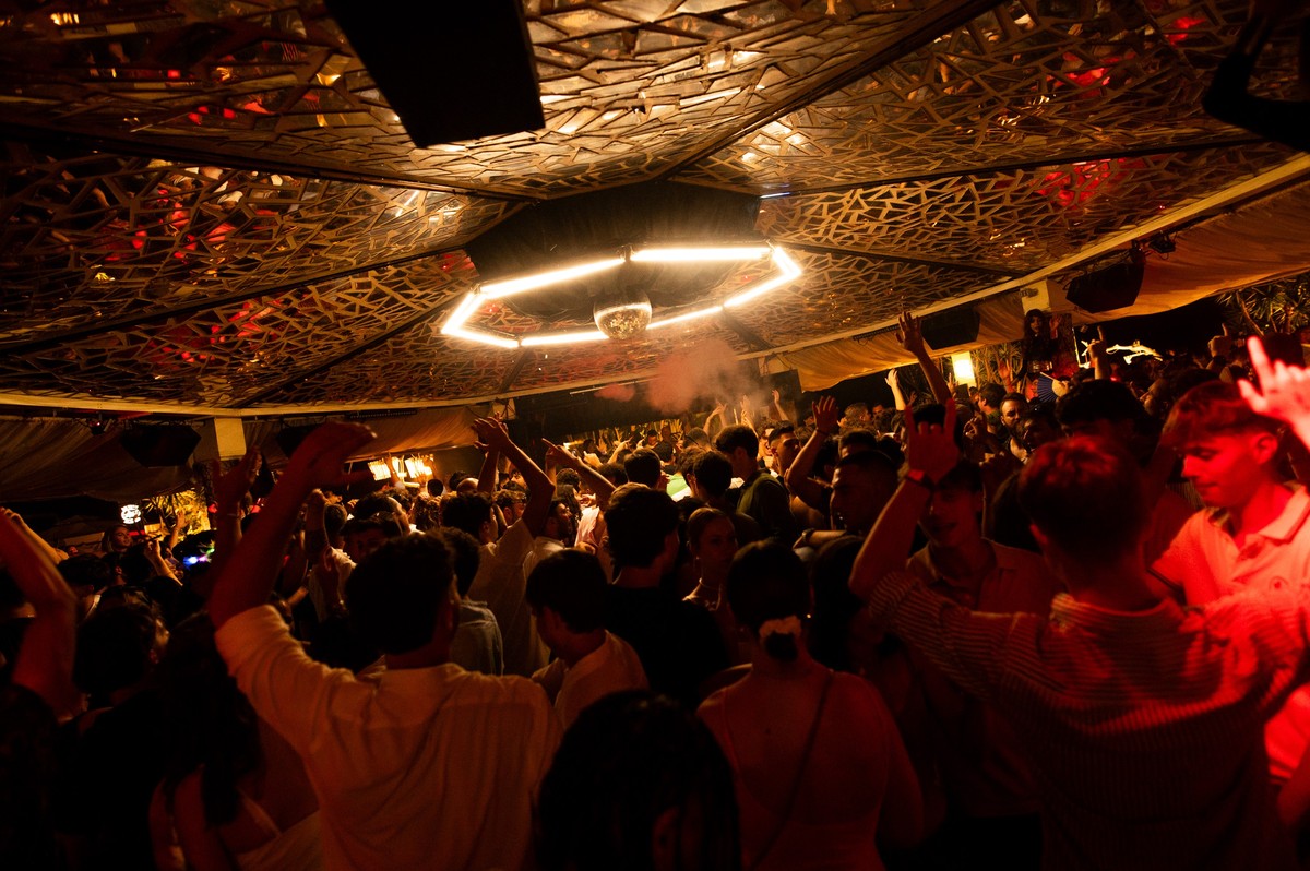 Il cuore della Riviera batte forte: Le Vele Alassio ti aspetta!