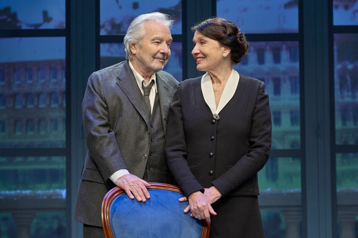 “Le Prix” di Cyril Gely al Théâtre Princesse Grace: il confronto decisivo tra Lise Meitner e Otto Hahn (Foto)