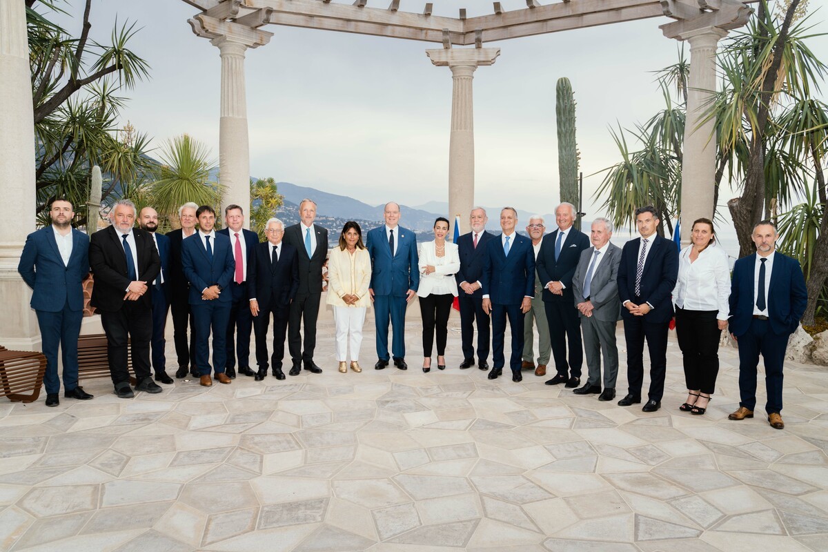Georges Marsan riunisce i sindaci dei Comuni limitrofi al Jardin Exotique di Monaco