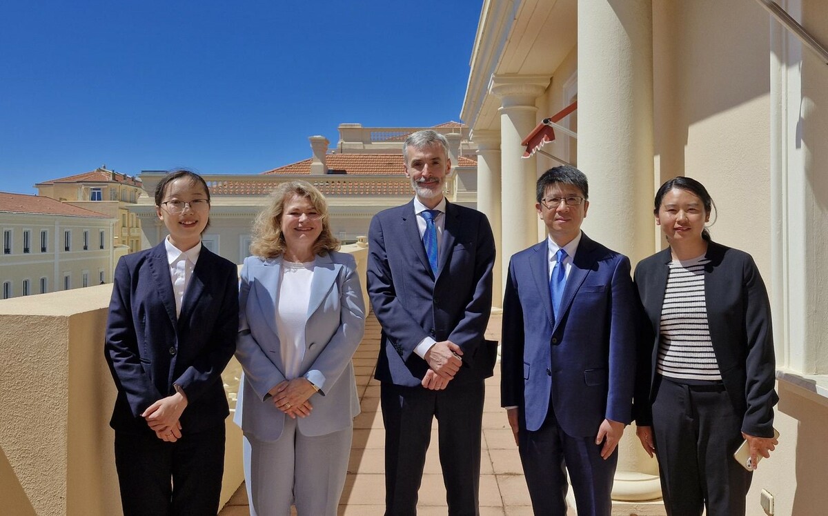 Monaco rafforza il dialogo economico con la Cina durante la visita della delegazione diplomatica cinese