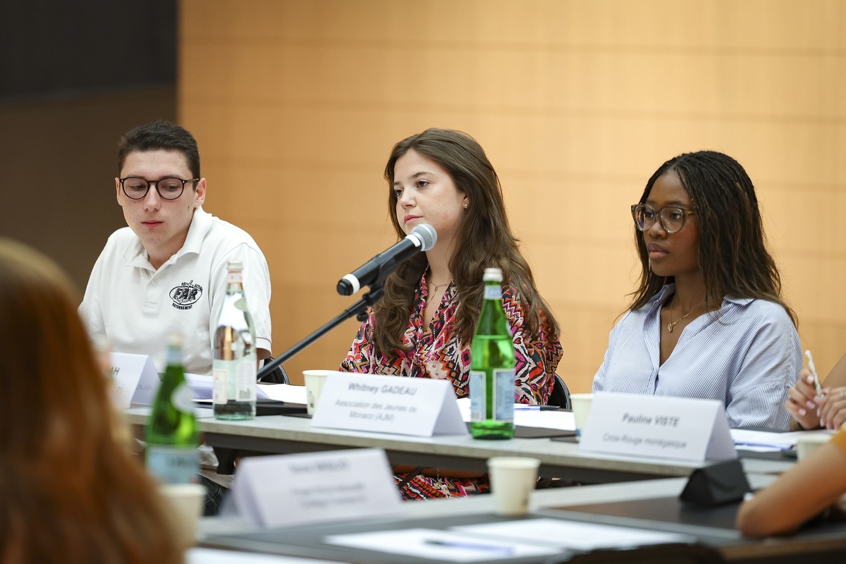 Monaco: la Commissione Consultiva dei Giovani presenta proposte su orientamento, sport e partecipazione studentesca (Foto)