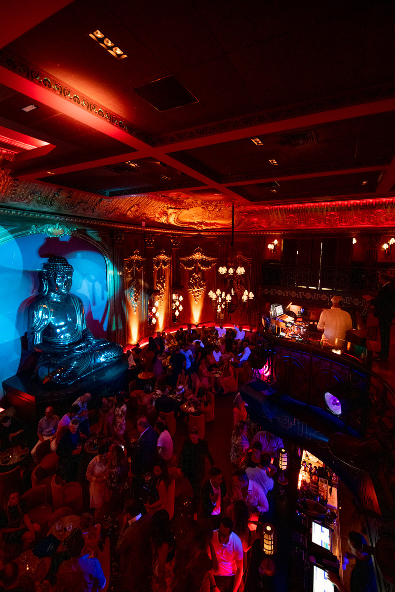 Flower Power Party al Buddha-Bar Monte-Carlo: il 19 giugno una serata immersiva tra musica, glamour e atmosfera anni settanta