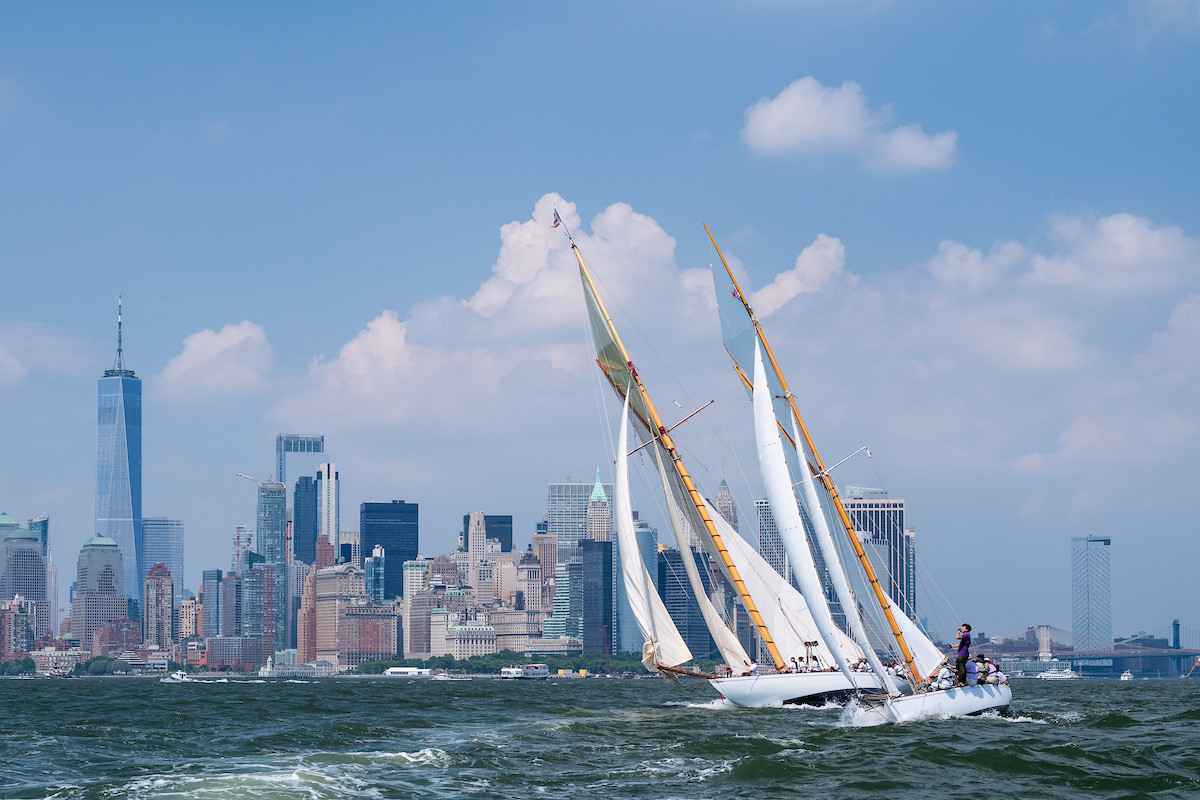 Tuiga e Viola dello Yacht Club de Monaco a New York per il 250° anniversario della Dichiarazione d'Indipendenza degli Stati Uniti