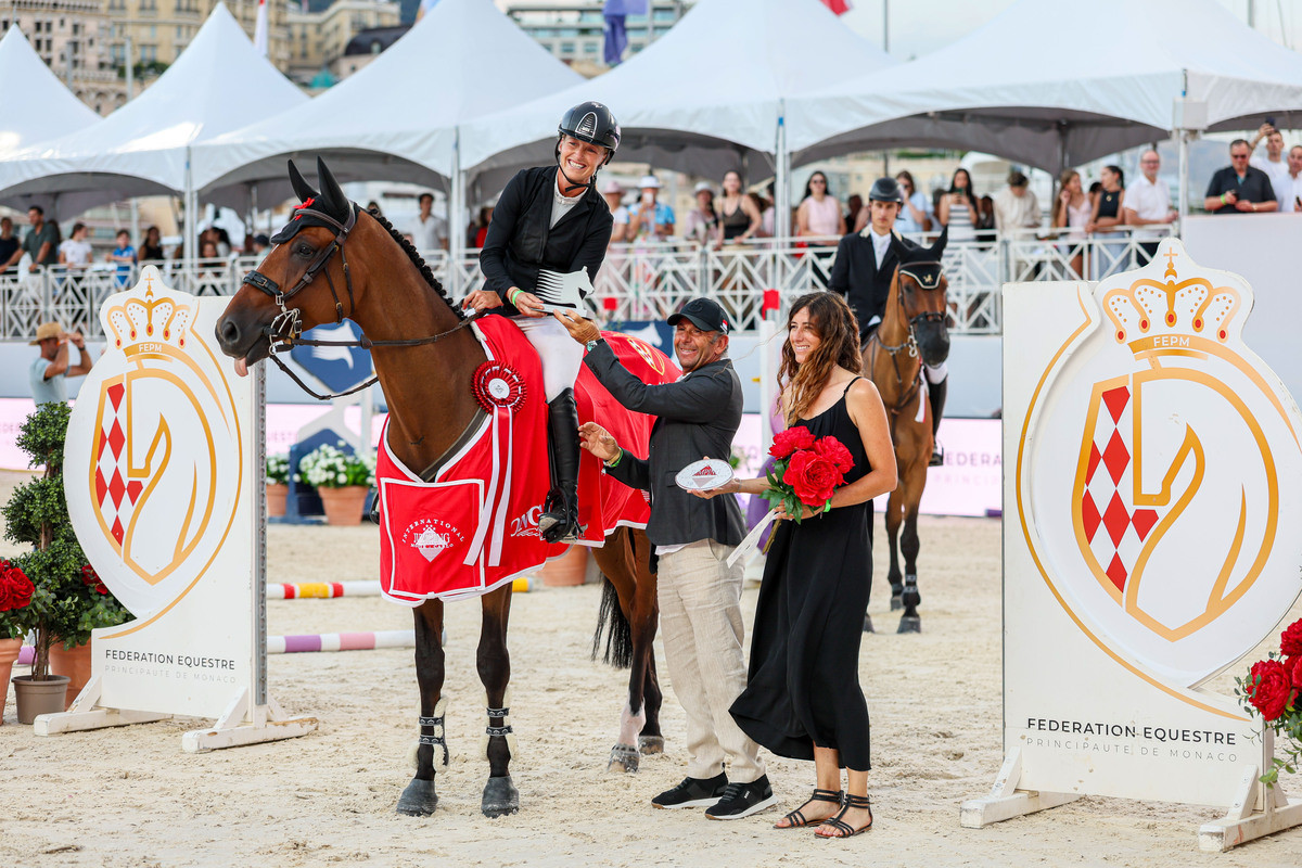 Kristen Vanderveen vince la CSI5 1.50m del Longines Global Champions Tour di Monaco (Foto)