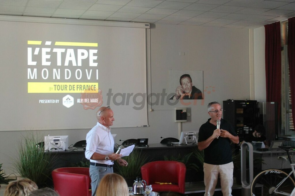 CICLISMO / Vincenzo Nibali accende l'entusiasmo: presentata ufficialmente L'Étape Mondovì by Tour de France (Foto e Video)