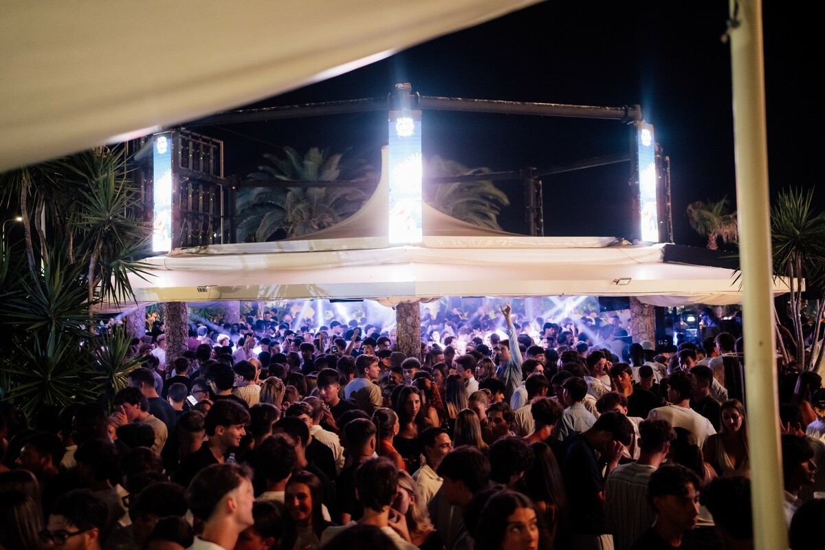Le Vele Alassio accende la Riviera: sette giorni di grandi ospiti e party fino al 24 agosto. Gran finale da vivere!