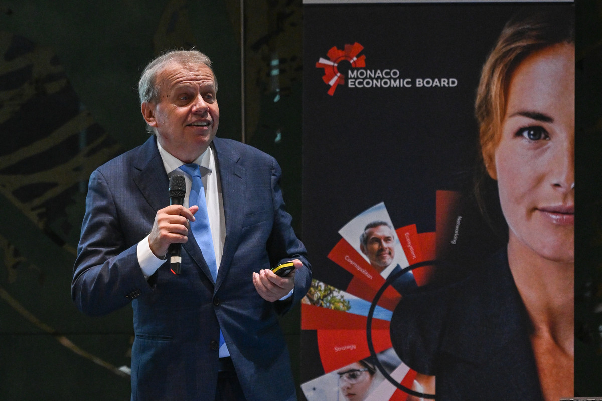 Jean-Pierre Petit a Monaco: geopolitica, economia e mercati finanziari al centro della conferenza del MEB (Foto)