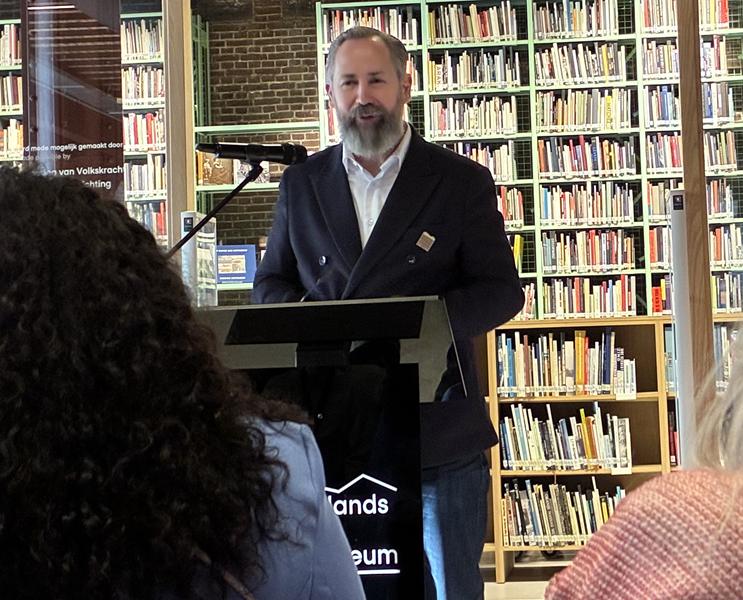 Il nuovo Nederland Fotomuseum apre a Rotterdam: la fotografia diventa museo “a vista” (Foto)