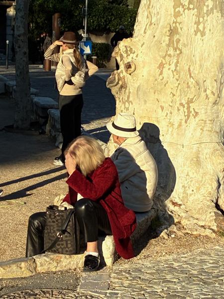 Dalla parte della gente: Saint-Paul de Vence, la Commedia umana tra arte, vita quotidiana e memoria