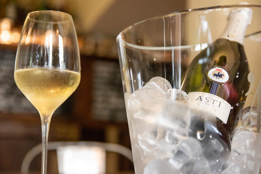 Asti Docg: continua la promozione dalla Sweety of Milano alla Milano Wine Week Asti Docg: continua la promozione dalla Sweety of Milano alla Milano Wine Week