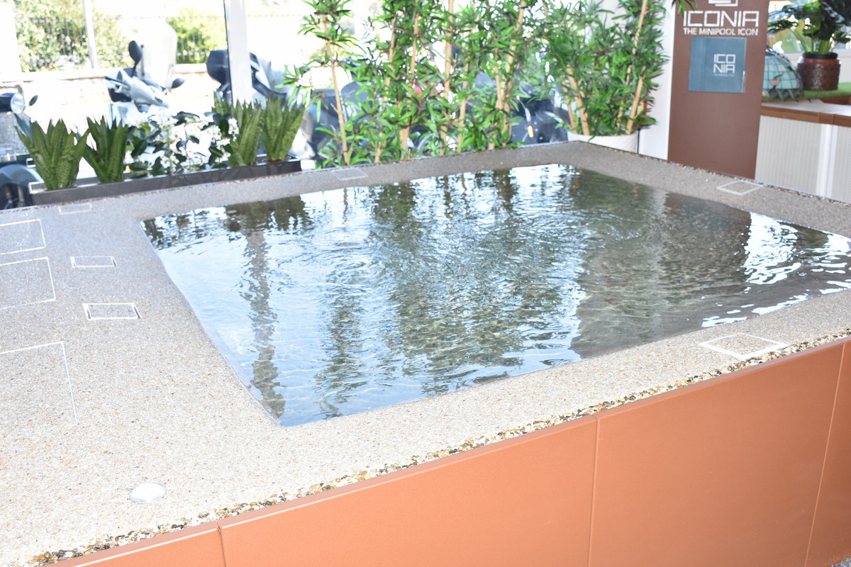 A Sanremo un sistema di relax che va oltre il concetto di piscina o vasca idromassaggio: da Benza c'è 'Iconia' (Foto e Video)