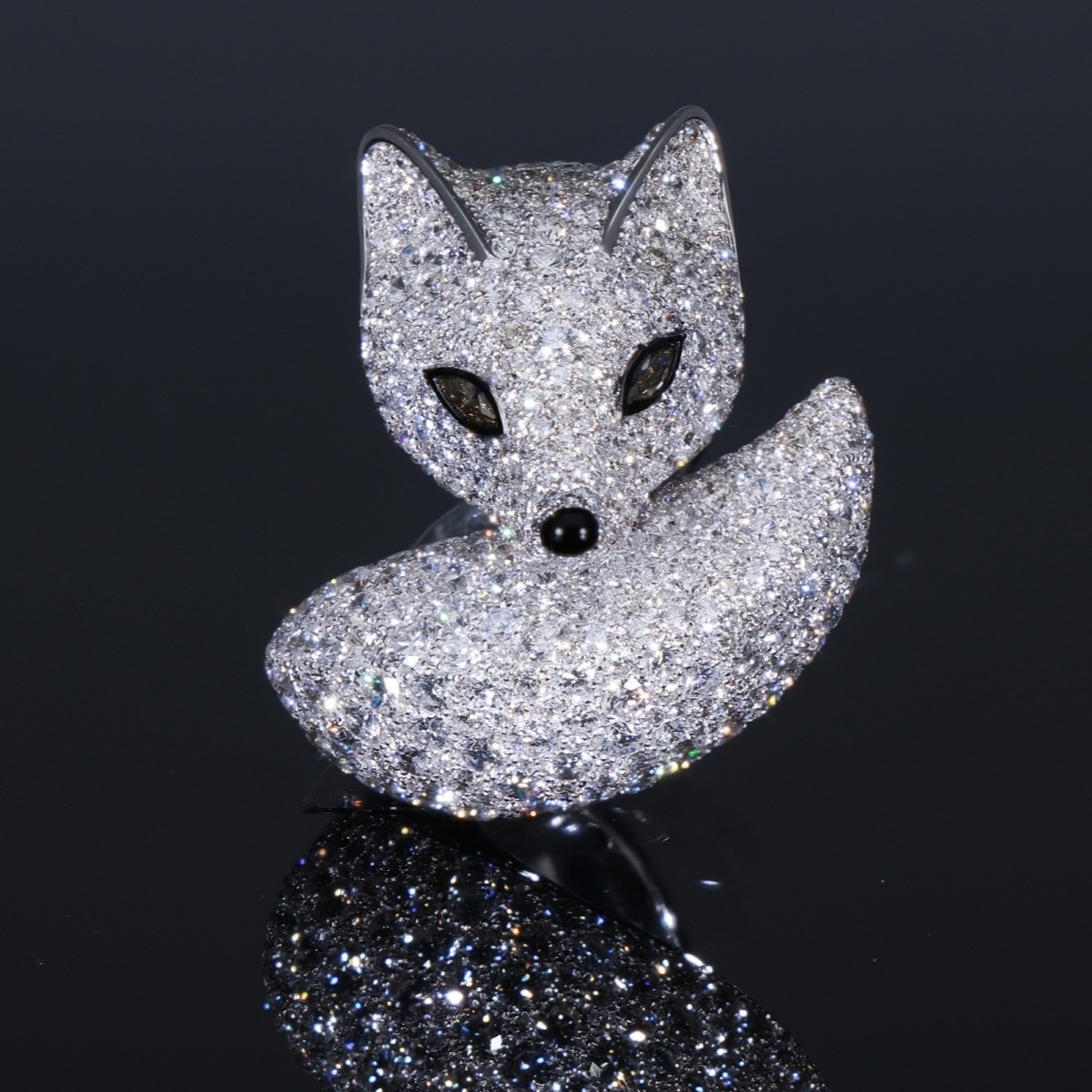 Davide Currado presenta a Sanremo l’anello volpe: un capolavoro di alta gioielleria tra arte, luce e design esclusivo