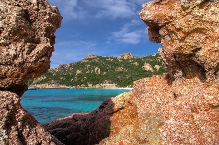 Traghetti e Navi per la Corsica