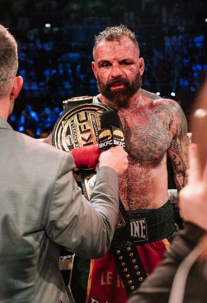 Immenso Alessio Sakara!