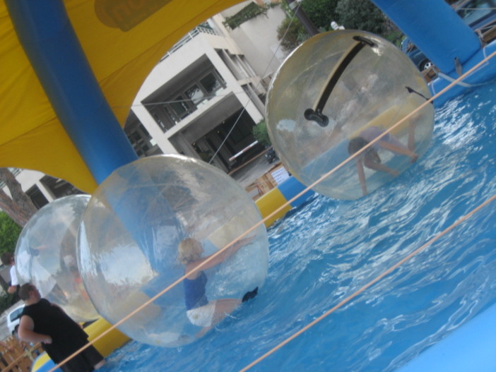 Monte-Carlo: Port Hercule è un parco divertimenti. Per tutta l'estate