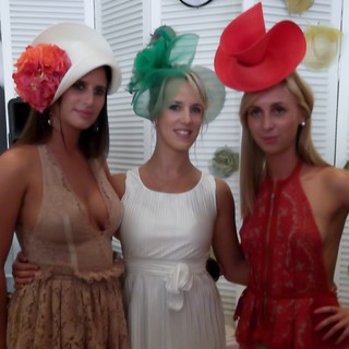 Nel centro Johanna Flores, Presidente di "Ladies &amp; the City" associazione che ha organizzato l'evento
