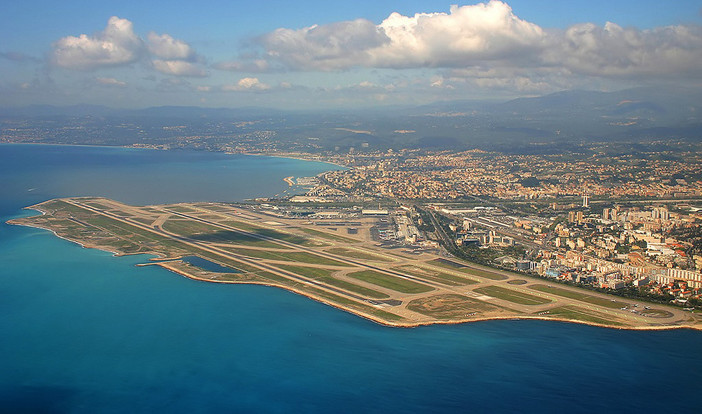 L’aeroporto di Nizza e Les Saintes Marie de la Mer rischiano di essere inghiottiti dal mare!