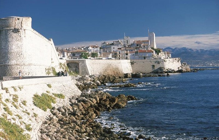 Antibes, Remparts - @A schram