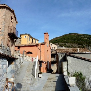 Auvare, il più piccolo comune del Dipartimento delle Alpi Marittime