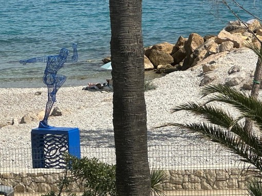 "Arte sulla spiaggia", fotografia di Gino Bertone "Arte sulla spiaggia", fotografia di Gino Bertone