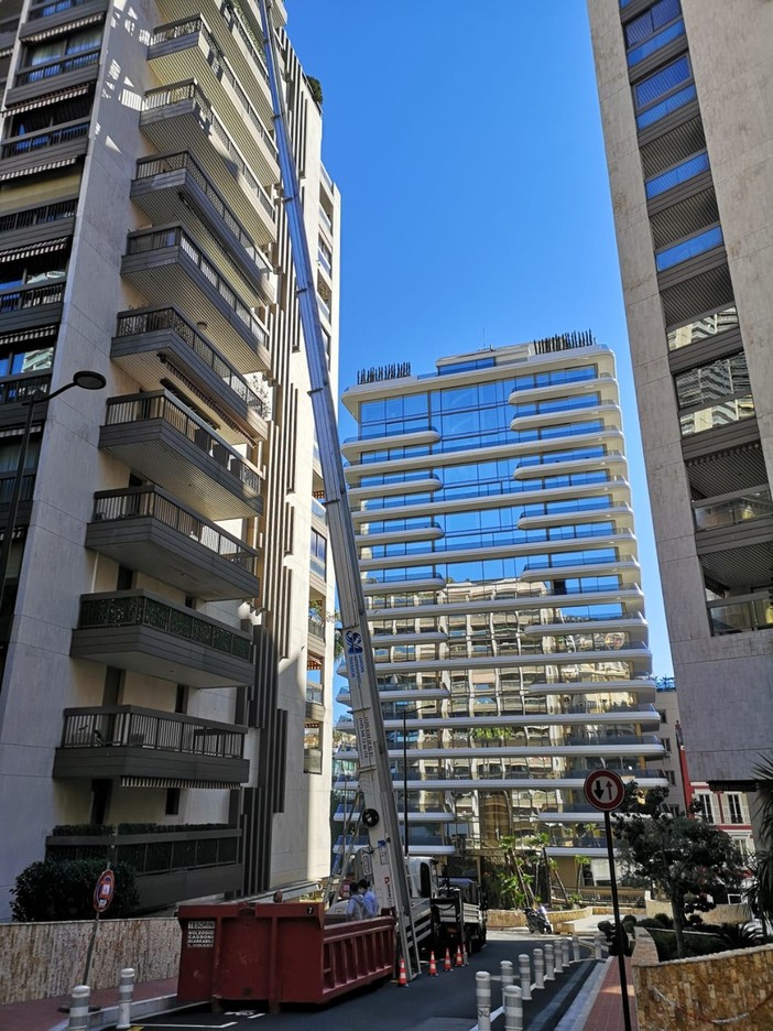 Siete pronti a portare il vostro progetto a nuove altezze? L'eccellenza logistica si innalza Siete pronti a portare il vostro progetto a nuove altezze? L'eccellenza logistica si innalza