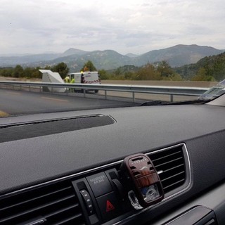Il radar &quot;Alice&quot; sull'Autostrada  A8 , foto tratta da Facebook