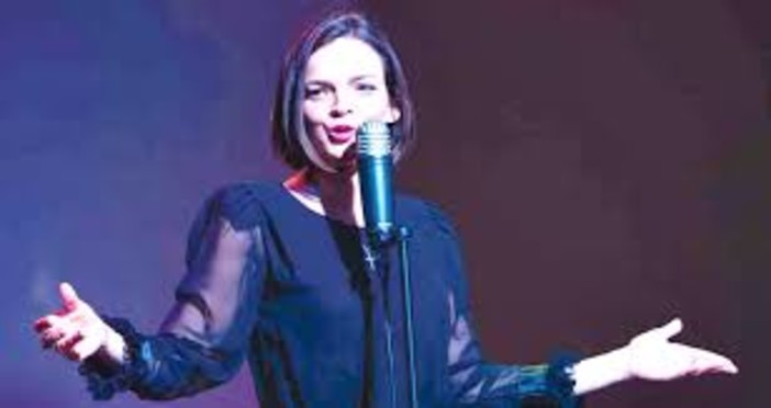 Nizza: torna in scena all'Opera la storia musicale della celebre Édith Piaf Nizza: torna in scena all'Opera la storia musicale della celebre Édith Piaf