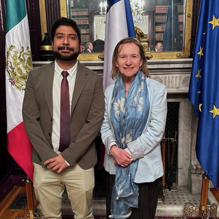 Amaury Aranda con l’ambasciatrice di Francia, Mme Delphine Borione