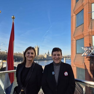 Delegazione monegasca all’Assemblea dell’Organizzazione Marittima Internazionale a Londra: Isabelle Rosabrunetto, Direttore Generale del Dipartimento delle Relazioni Esterne e della Cooperazione, e Armelle Roudaut Lafon, Direttore degli Affari Marittimi  ©DR