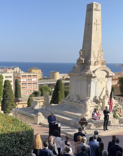 Monaco ricorda l'82° anniversario della Liberazione: cerimonia al Cimitero per onorare i caduti Monaco ricorda l'82° anniversario della Liberazione: cerimonia al Cimitero per onorare i caduti