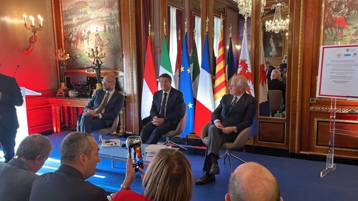 Alleanza delle Alpi del Sud: Luca Robaldo, Christian Estrosi e Claudio Scajola Alleanza delle Alpi del Sud: Luca Robaldo, Christian Estrosi e Claudio Scajola