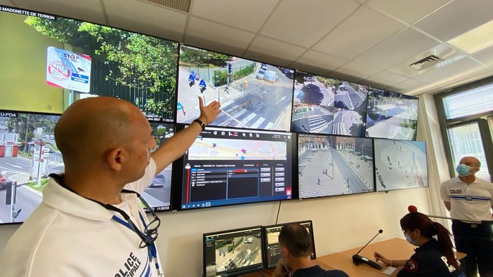 Il centro di videosrveglianza a Nizza Il centro di videosrveglianza a Nizza