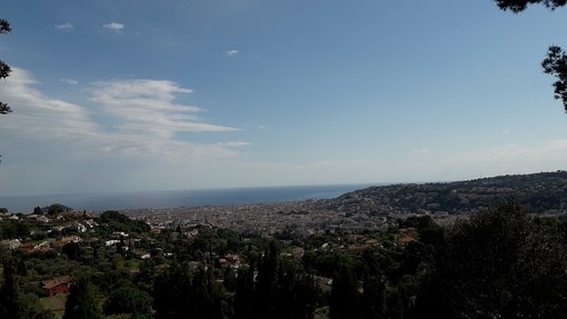 "Ai piedi... Nizza" di Nicole Geron