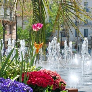 Antibes, Place De Gaulle (D. Vincendeau)