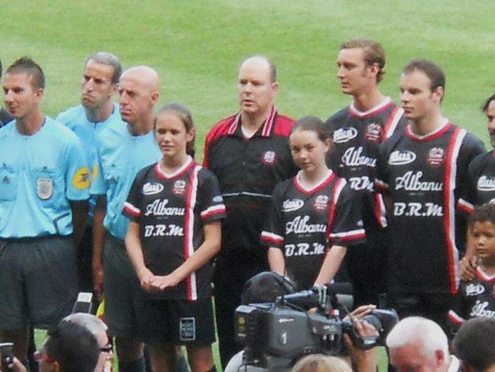 Monte-Carlo: Successo alla partita benefica tra lo "Star Team for Children" e la Nazionale Piloti Monte-Carlo: Successo alla partita benefica tra lo "Star Team for Children" e la Nazionale Piloti