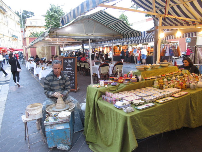 Bancarelle in Cours Saleya Bancarelle in Cours Saleya