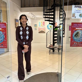 L'artista Kim Bori espone al Babazouk di Nizza. Foto di Silvia Assin