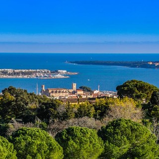 Baie de Cannes , le Suquet, les îles de Lérins (c) Mairie de Cannes
