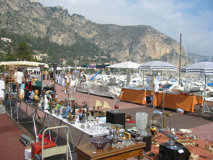 Sere d'estate a Beaulieu-Sur-Mer a caccia di antichità