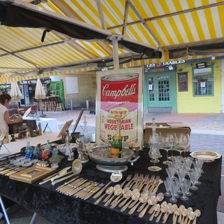 Tanti oggetti, tante curiosità: i marché à la brocante in Costa Azzurra