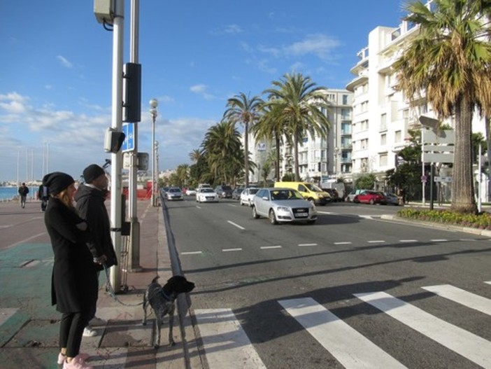 Nizza: da oggi circolazione ridotta in parte della città. Stop ai veicoli più inquinanti Nizza: da oggi circolazione ridotta in parte della città. Stop ai veicoli più inquinanti