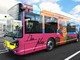 Uno dei bus di Cannes rivestito con le opere di Valerio Adami c Mairie de Cannes Uno dei bus di Cannes rivestito con le opere di Valerio Adami c Mairie de Cannes