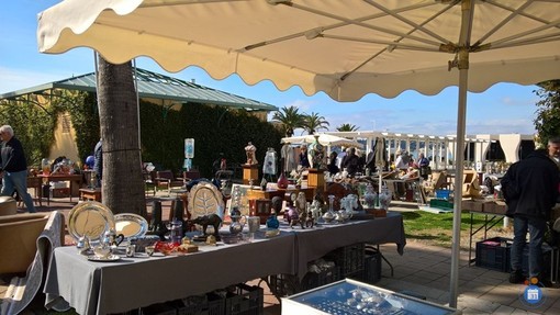 Tanti oggetti, tante curiosità: i marché à la brocante in Costa Azzurra