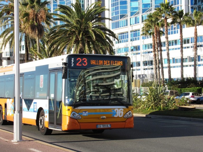 Dal 10 gennaio modificano i nomi delle fermate dei bus alla Gare de Thiers ed anche gli orari di alcune linee urbane Dal 10 gennaio modificano i nomi delle fermate dei bus alla Gare de Thiers ed anche gli orari di alcune linee urbane